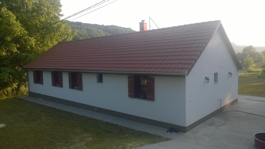 Beppe Vendégház Abaliget Esterno foto