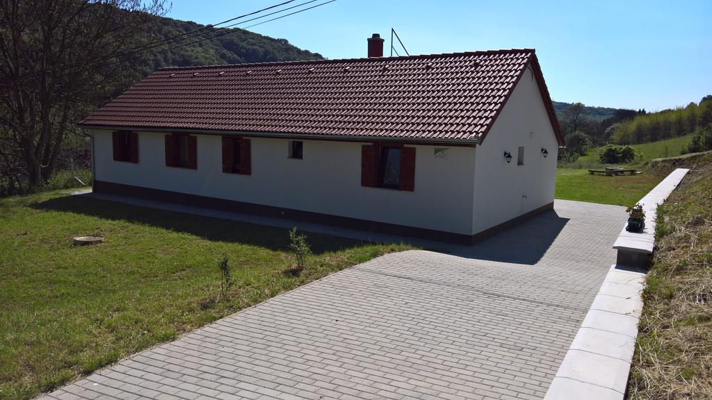 Beppe Vendégház Abaliget Esterno foto